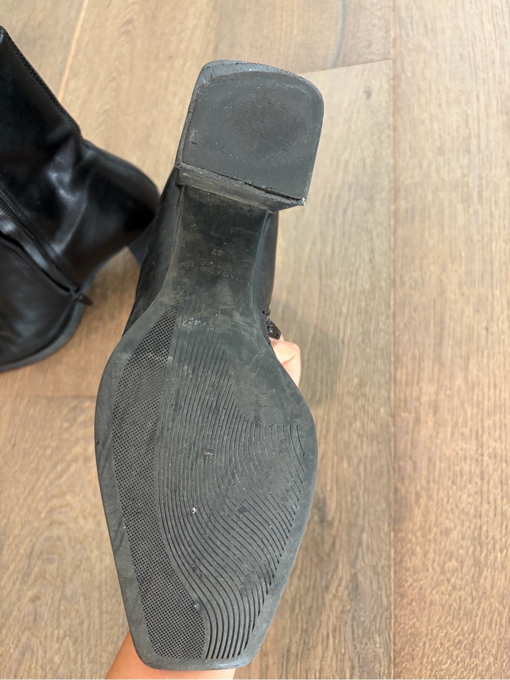 Vagabond Black Leather Pointed Toe Ankle Boots - Picture 5 of 5
